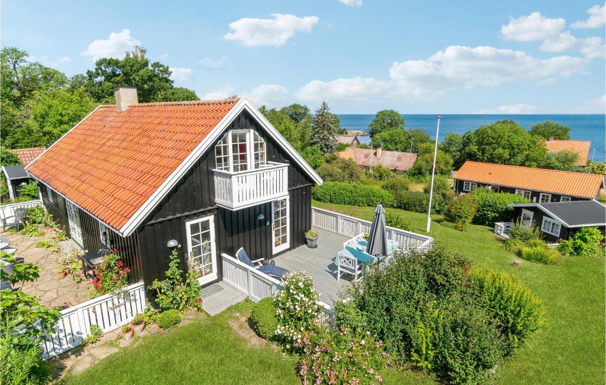 Lovely Home In Svaneke With House Sea View Zewnętrze zdjęcie