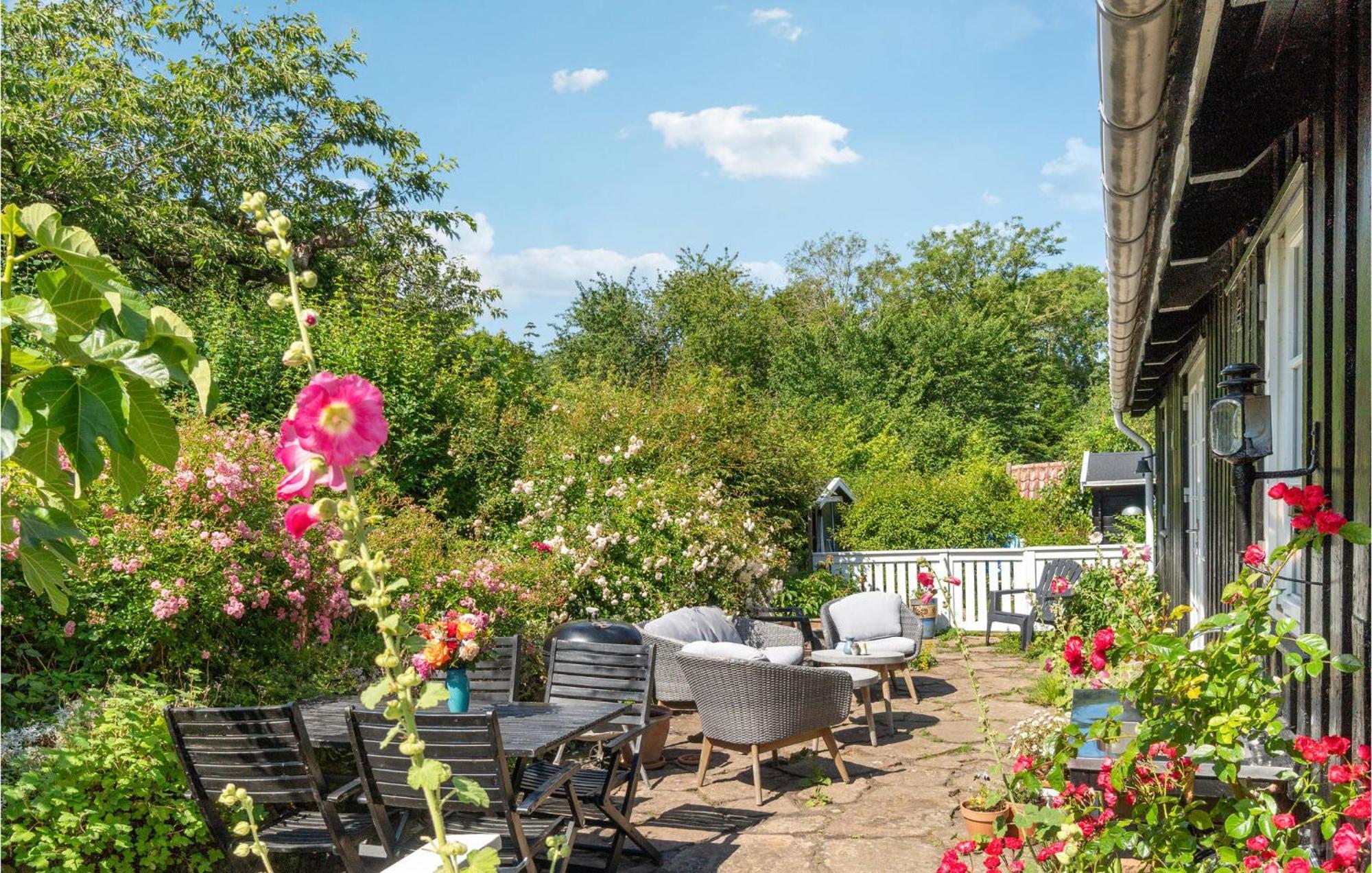 Lovely Home In Svaneke With House Sea View Zewnętrze zdjęcie